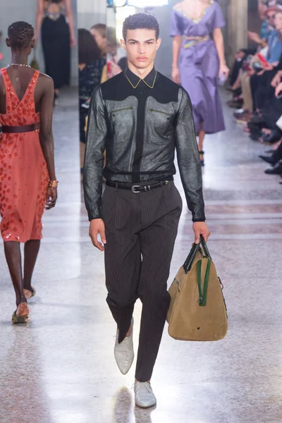 Look 56